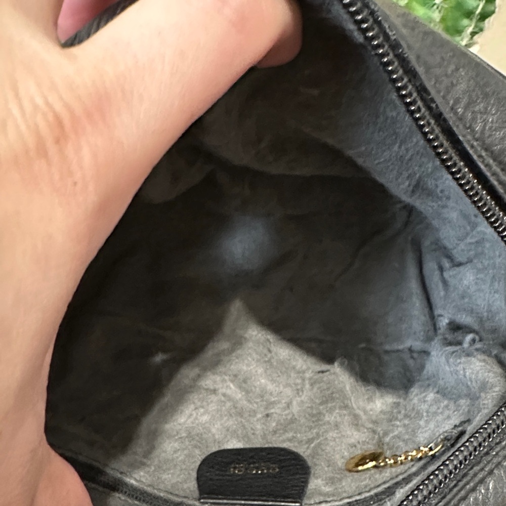 Gucci Jackie vintage Black Leather Shoulder Bag with Gold Detail - Picture 15 of 16